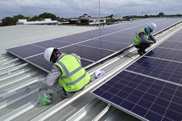 DS Facility Management | Solar Panel Installation